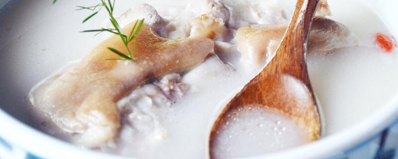 浓白色的羊肉汤骨头汤里白色主要是什么  浓白色的羊肉汤骨头汤白色是什么物质