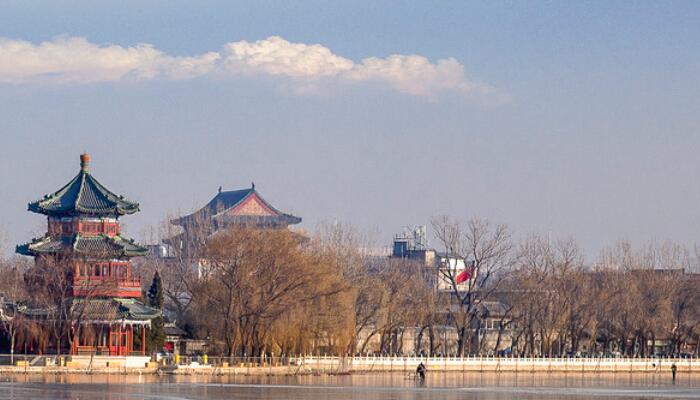 今北京继续受寒潮影响 全天处于冰点以下大风显著