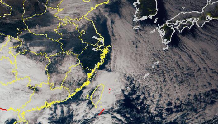 冷空气在天空吹起云的涟漪 冷暖交汇形成细胞状的冷流云