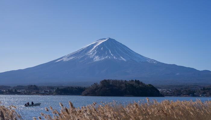 韩媒:日本富士山喷火口增加近6倍 沉默300年无论何时喷发都不足为奇