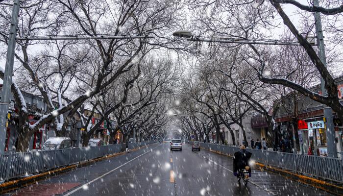 大寒节气北京迎2022年初雪 故宫白雪镶红墙梦回紫禁城
