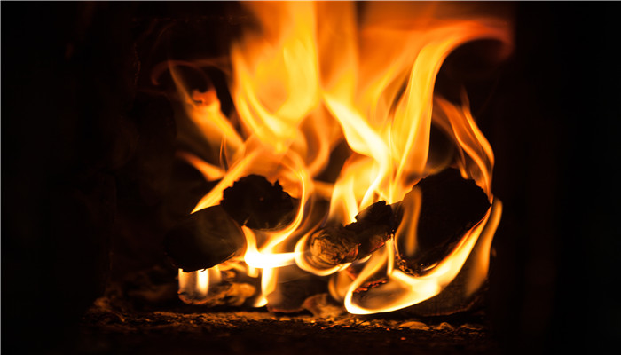 为什么烧木炭不直接烧木头 为何烧木炭不直接来烧木头