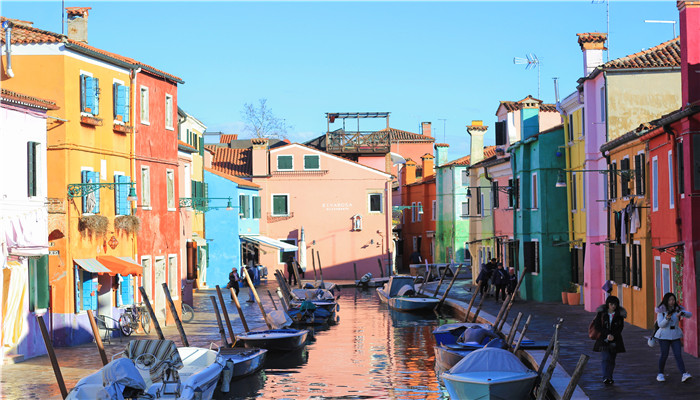 威尼斯是怎么建在水上的 威尼斯是如何建在水面上的