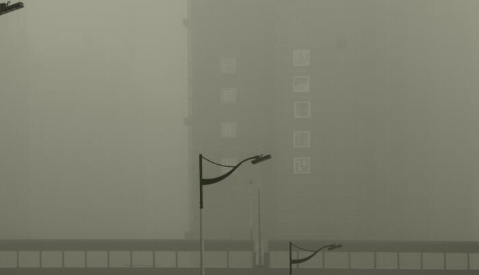 雾霾影响江苏部分高速路段交通管制 南通等大雾橙色预警生效中