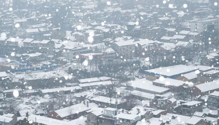 武汉又下雪啦 周末阴或多云