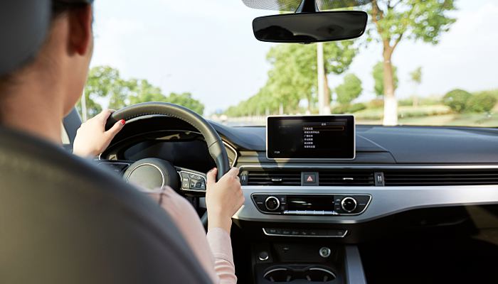 孕婦乘車時(shí)需要系安全帶嗎 孕婦乘車時(shí)要怎么系安全帶好