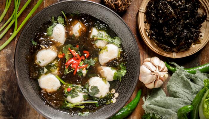 干紫菜是紫色的燉湯后變綠色是假的嗎 紫菜煮后變綠是不是買到假的了