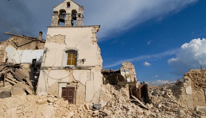 地震以后该如何自救 地震过后应该怎么自救