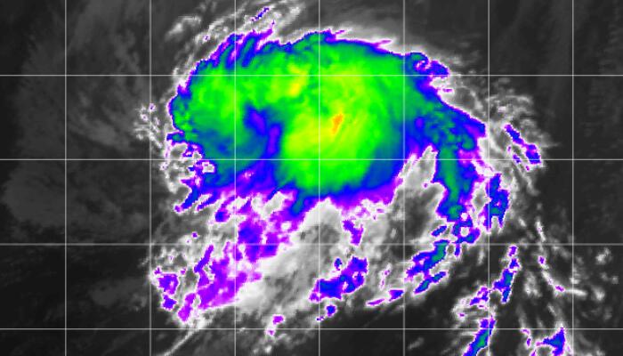 21号台风海棠最新消息卫星云图情况：云系不够均匀比较虚弱
