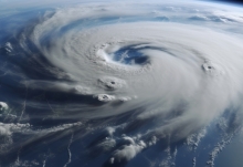 10号台风“达维”强度缓慢增强 “达维”或造成海水倒灌日本吗？