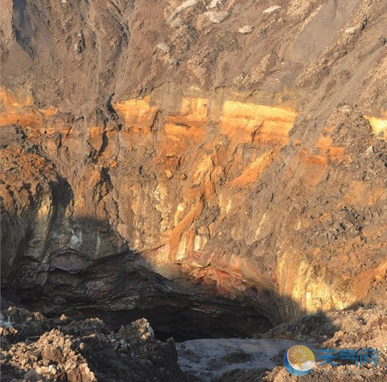 江苏连云港现直径百米天坑 原地址为矿区