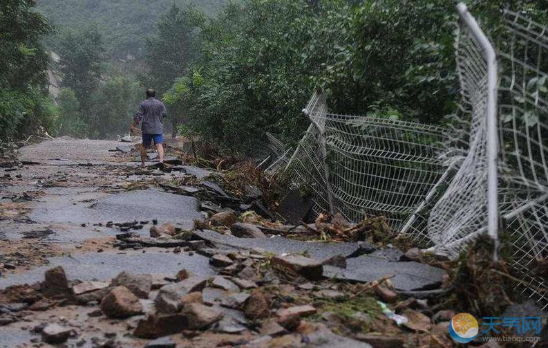 北京门头沟发生山洪泥石流 11人失踪5人获救全力善后中