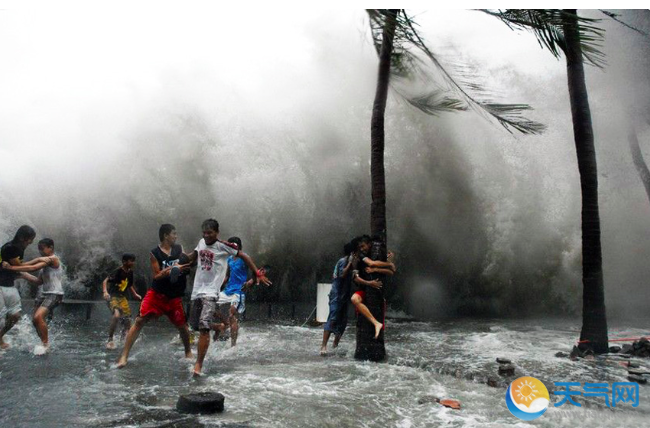 2017海南台风最新消息 8号台风桑卡将携暴雨登陆三亚一带