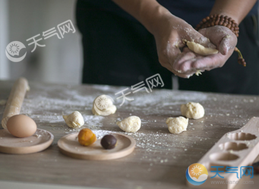 月饼的制作方法图片 2018中秋节各式制作月饼