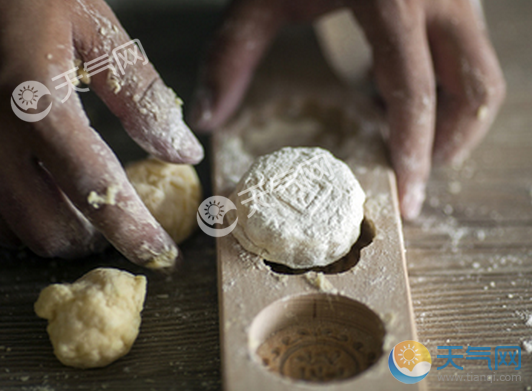 微波炉月饼的做法大全 中秋节微波炉做月饼视频教程