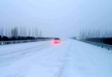 宁夏多地迎强降雪 境内多条高速公路实施交通管制