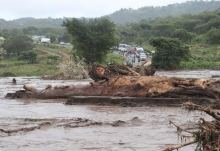 肯尼亚泥石流最新消息 肯尼亚北部暴雨泥石流15人亡