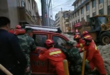 甘肃甘南遭强降雨与冰雹袭击 消防疏散解救被困群众23人
