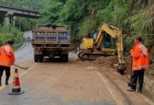 江西宜丰一路段发生道路边坡塌方 目前已经恢复正常通车