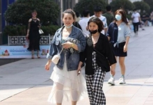 重庆天气转好气温回升至32℃ 大家出行注意补水和防晒