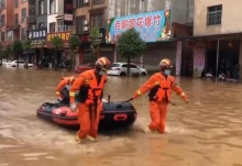 广西田林发生泥石流道路农田被淹 目前已紧急疏散400多人