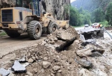 四川甘孜州暴雨部分道路被淹 截止目前已恢复交通10处