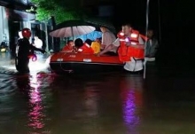 四川眉山强降雨多名群众被困 目前已及时转移被困群众181人