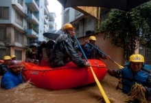 尼泊尔一村镇遭遇洪涝灾害 至少6人死亡数十人失踪