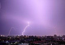 重庆未来三天持续有雷雨 需注意防范雷电等强对流天气