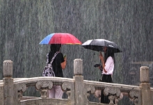 重庆今日有仍有降雨 明后天最高气温将上升至32℃左右