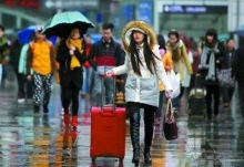 重庆今天依旧多阴雨气温不超20℃ 市民们出行还需携带雨具