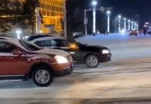黑龙江绥化降雪致路面结冰 车辆行驶注意打滑