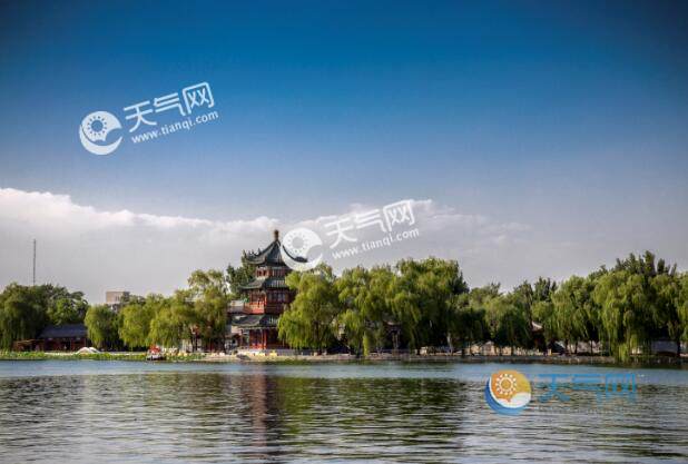 北京4月份去哪旅游好(10月份去北京旅游好吗)