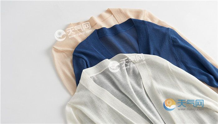 天气温度20度穿啥衣服（20度穿啥衣服）-第1张图片-潮百科