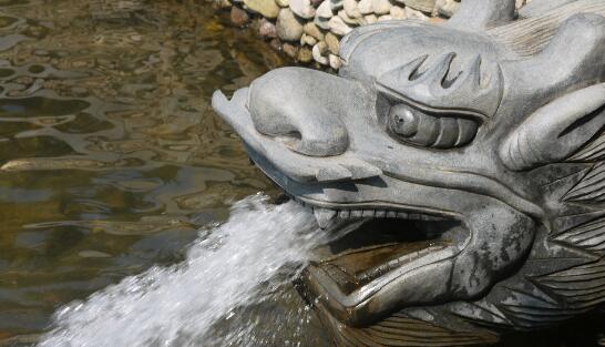 北京太庙上演龙吐水景观是怎么回事 龙吐水代表什么