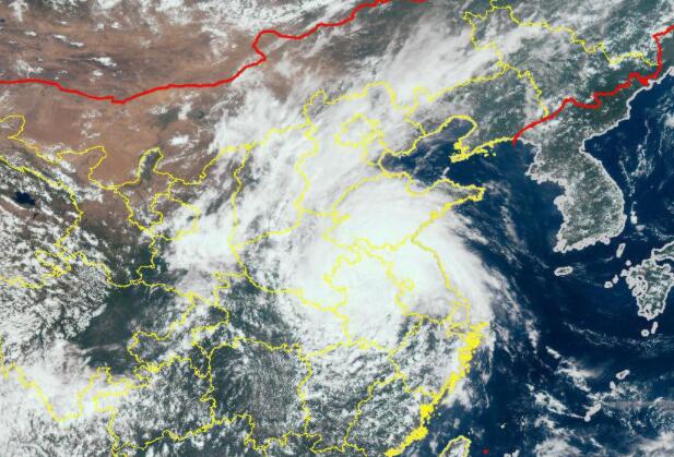 河南受台风烟花影响再迎大暴雨 郑州鹤壁等强降雨伴强对流天气