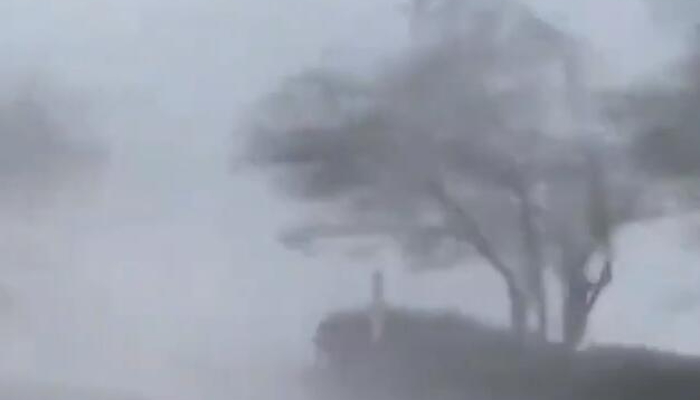 飓风“尼古拉斯”登陆美国得州 可能引发危及生命的山洪暴发