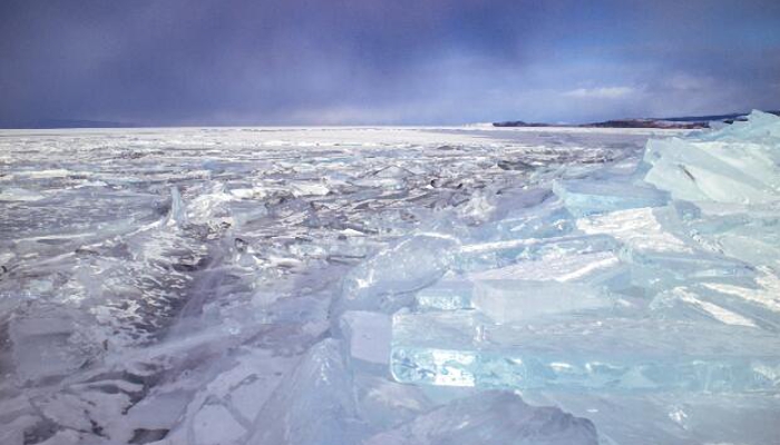 贝加尔湖的冰波如“多重冰冻术” 冰波是什么现象