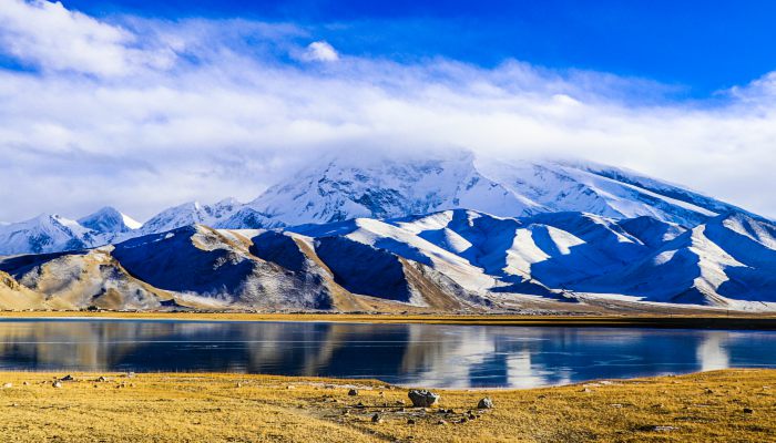 新疆几月份开始冷 新疆是在几月天气开始变冷