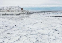 男子钓鱼时在冰下发现沉车 是一辆失踪数月的私家车