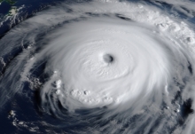 台风路径实时发布系统2023  “兰恩”由台风级加强为超强台风级
