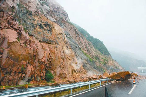 四川中南部大到暴雨 汉源安岳等地出现灾情